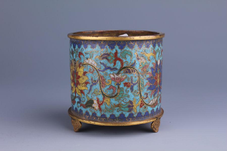 清铜胎掐丝珐琅缠枝莲纹炉 (2).jpg