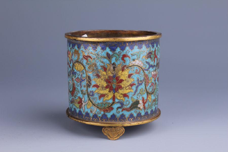 清铜胎掐丝珐琅缠枝莲纹炉 (3).jpg